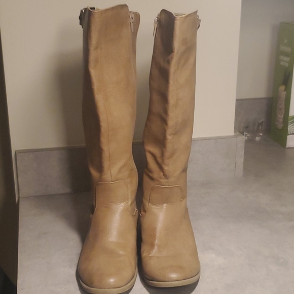 Unlisted by Kenneth Cole Boots 👢 Size 9 - Picture 2 of 6